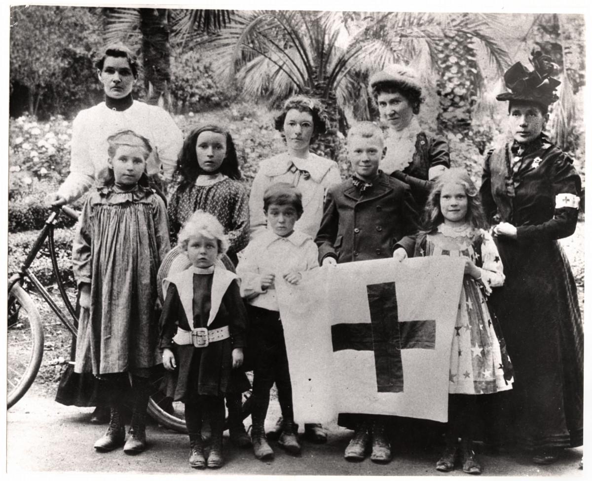 Anonyme, Auxiliaires « juniors » de la Croix-Rouge, guerre hispano-américaine, 1898, Archives CICR (DR)