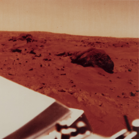 chryse-planitia-22-5-nord-47-8-ouest-23-aout-1979-midi-heure-locale-a-l-atterrissage